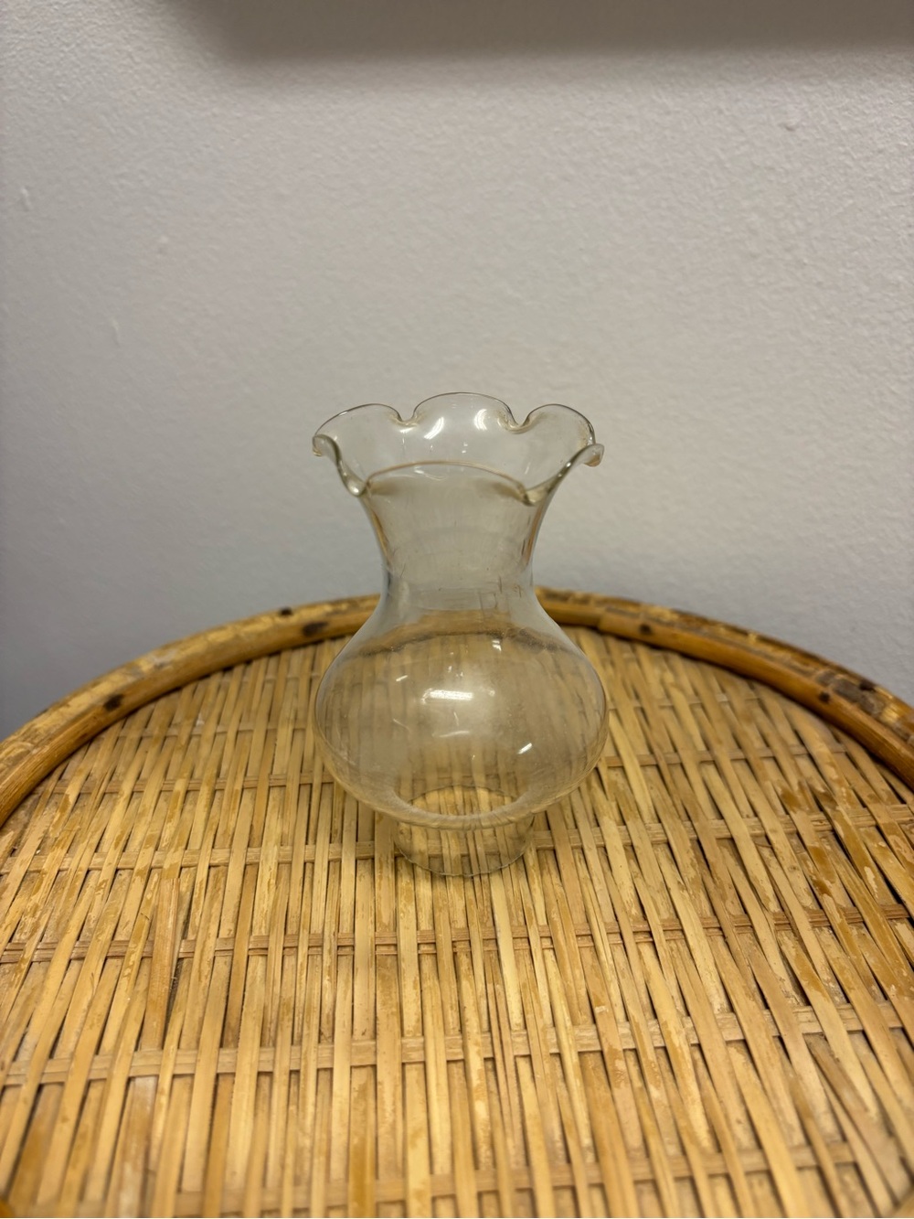 Glass light topper with Scalloped Rim - Clear